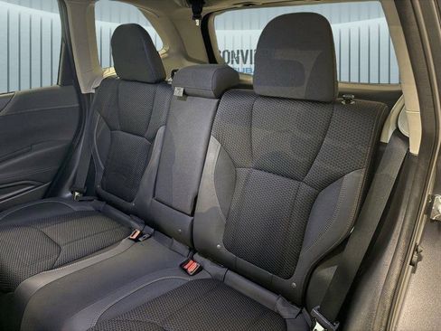 Used 2024 Subaru Forester Premium image 22
