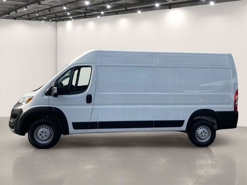 Used 2026 RAM ProMaster 2500 w/ Convenience Group FWD image 4
