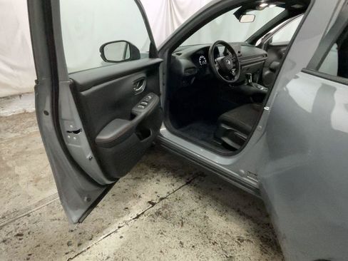 Used 2023 Honda HR-V Sport image 28