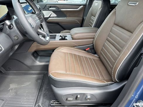 New 2026 GMC Acadia Denali Ultimate w/ LPO, Floor Liner Package AWD/4WD image 14