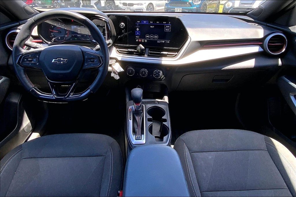 Used 2024 Chevrolet Trax RS FWD image 14