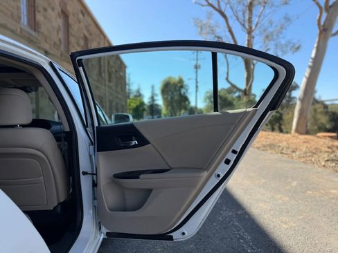 Used 2013 Honda Accord EX-L image 22