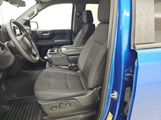 Used 2022 Chevrolet Silverado 1500 Custom AWD/4WD image 2