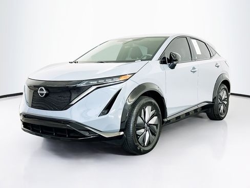 Used 2024 Nissan Ariya AWD image 3
