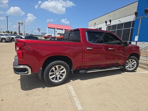 Used 2022 Chevrolet Silverado 1500 LTZ w/ LTZ Premium Package AWD/4WD image 4