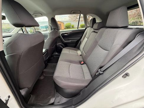 Used 2022 Toyota RAV4 XLE w/ XLE Grade Weather Package image 10