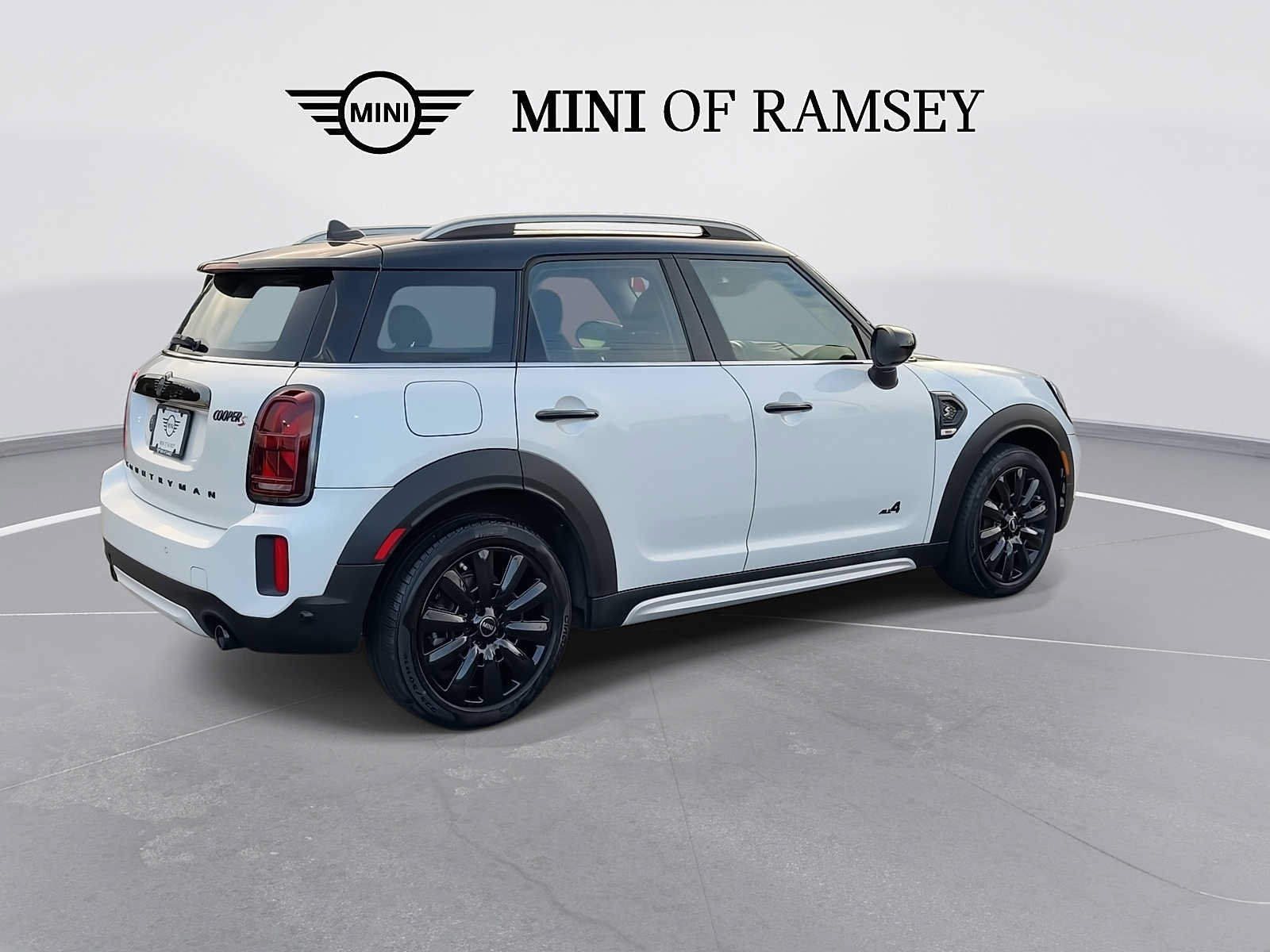 Used 2024 MINI Cooper Countryman S w/ Premium Package AWD/4WD image 8