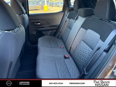 Certified 2025 Nissan Kicks SV image 31