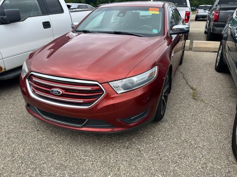 Used 2014 Ford Taurus Limited w/ Equipment Group 301A FWD image 3
