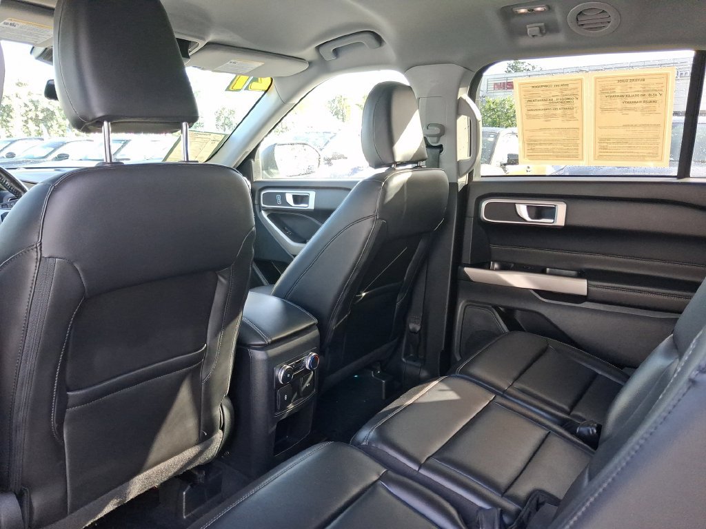 Used 2021 Ford Explorer XLT w/ Equipment Group 202A RWD image 14