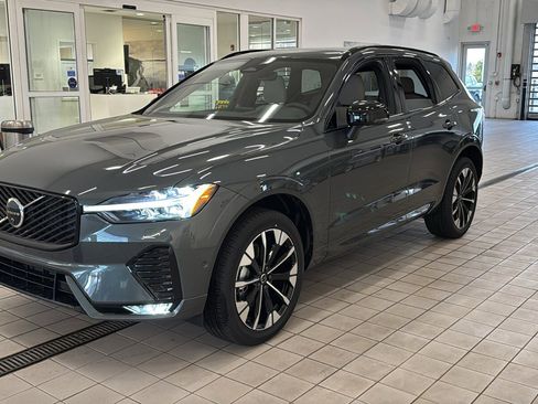 New 2026 Volvo XC60 B5 Plus w/ Climate Package image 9