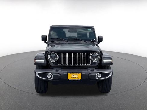 Used 2025 Jeep Wrangler Unlimited Sahara AWD/4WD image 4