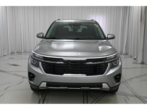 Used 2024 Kia Seltos EX image 3