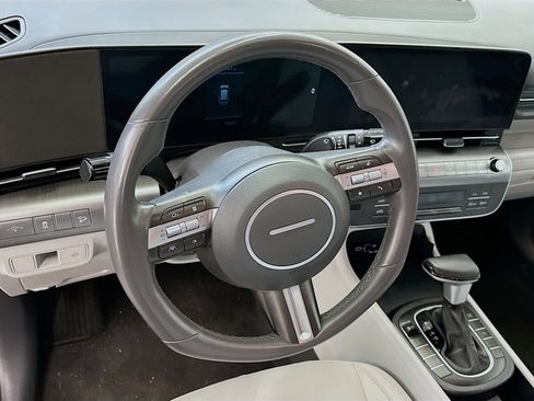 Used 2024 Hyundai Kona SEL image 18