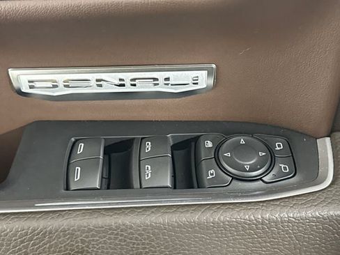 Used 2024 GMC Sierra 1500 Denali w/ Denali Reserve Package AWD/4WD image 32