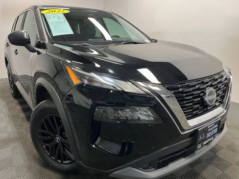 Used 2023 Nissan Rogue S image 1