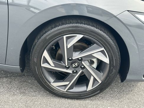 Used 2025 Hyundai Elantra SEL FWD image 13