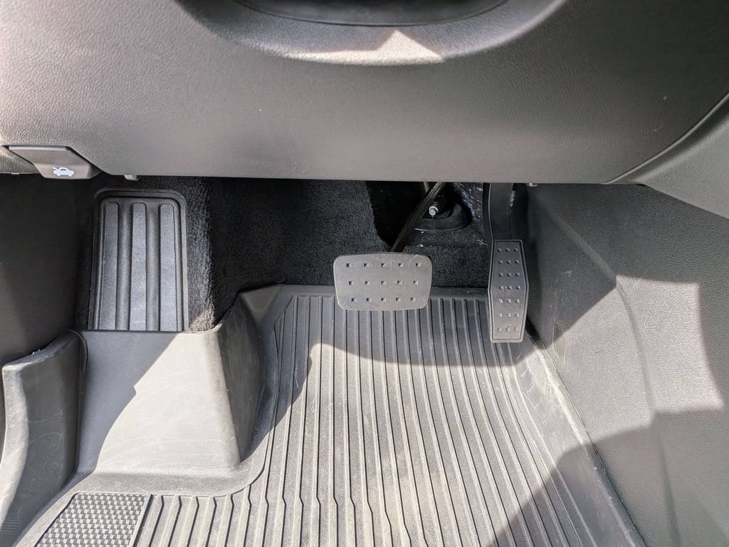 New 2026 Chevrolet Traverse RS w/ LPO, Floor Liner Package FWD image 15