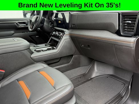 Used 2025 GMC Sierra 2500 AT4 w/ AT4 Premium Plus Package AWD/4WD image 12
