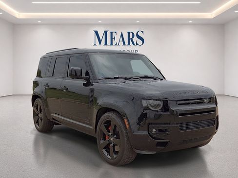 Used 2025 Land Rover Defender 110 X AWD/4WD image 7