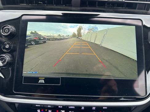 Used 2023 Chevrolet Bolt EUV LT w/ Convenience Package FWD image 14