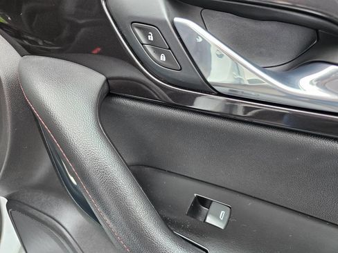 Used 2019 Chevrolet Blazer RS w/ Sun and Wheels Package image 32