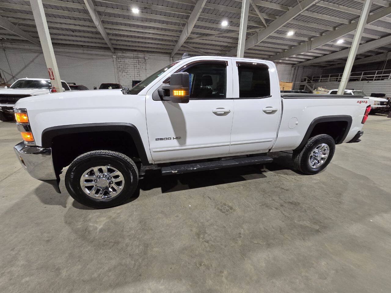 Used 2015 Chevrolet Silverado 2500 LT w/ LT Convenience Package AWD/4WD image 4
