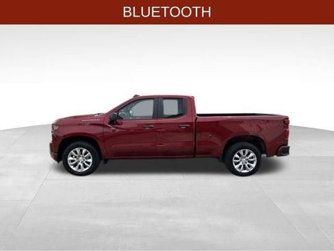 Used 2020 Chevrolet Silverado 1500 Custom w/ Custom Value Package AWD/4WD image 4