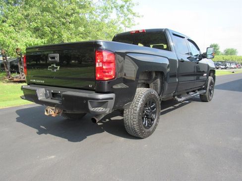Used 2016 Chevrolet Silverado 2500 LT w/ Midnight Edition AWD/4WD image 4