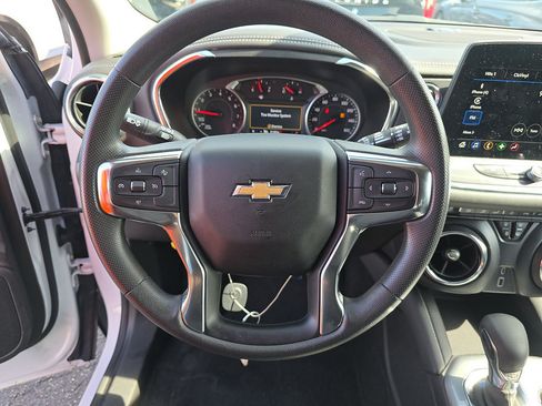 Used 2025 Chevrolet Blazer LT AWD/4WD image 8