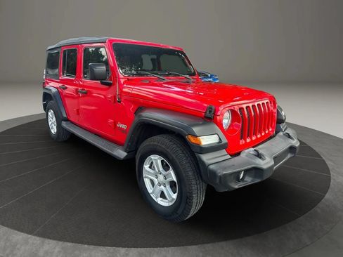 Used 2018 Jeep Wrangler Unlimited Sport S AWD/4WD image 2