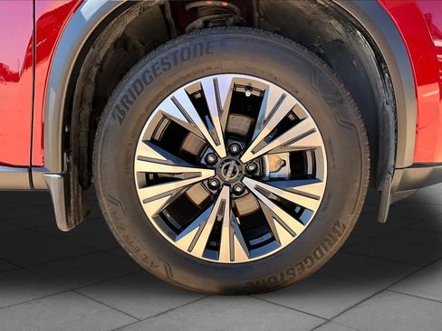 Used 2023 Nissan Rogue SV FWD image 11