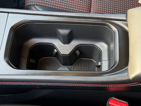 Used 2025 Nissan Kicks SR image 17