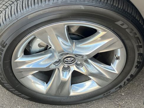 Used 2019 Toyota Highlander Limited AWD/4WD image 10