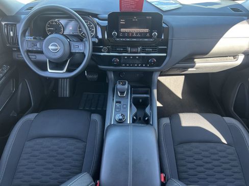 Certified 2022 Nissan Pathfinder S image 2