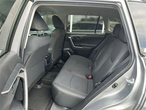 Used 2021 Toyota RAV4 LE image 23