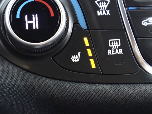 Used 2019 Chevrolet Malibu LT FWD image 23