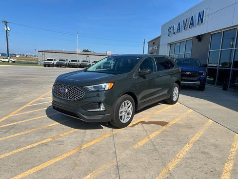Used 2024 Ford Edge SEL w/ Convenience Package AWD/4WD image 3