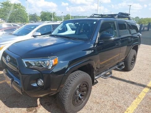 Used 2019 Toyota 4Runner SR5 Premium AWD/4WD image 4