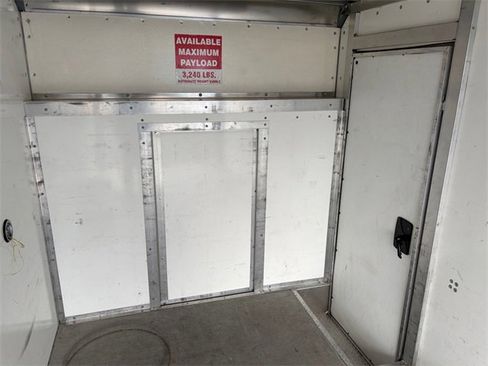 Used 2022 Ford E-350 and Econoline 350 Super Duty w/ Power Windows & Locks Group image 32