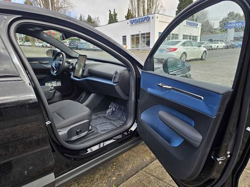 New 2026 Volvo EX30 Ultra w/ Protection Package Premier AWD/4WD image 9