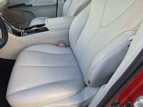 Used 2010 Toyota Venza Base image 21