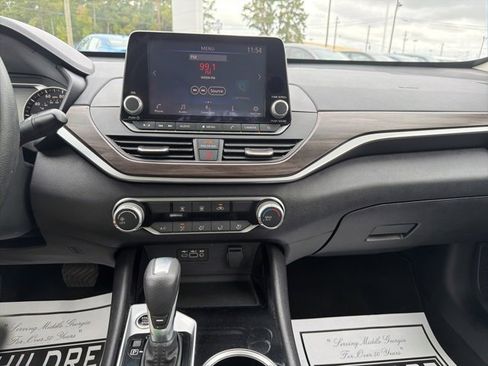 Used 2024 Nissan Altima 2.5 SV image 20