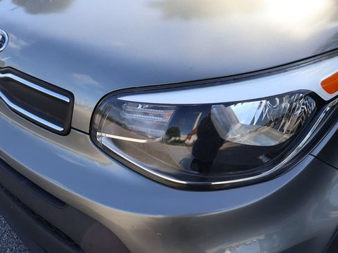 Used 2019 Kia Soul w/ Option Group 020 FWD image 3