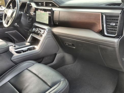 Used 2024 GMC Sierra 2500 Denali w/ Denali Reserve Package image 30