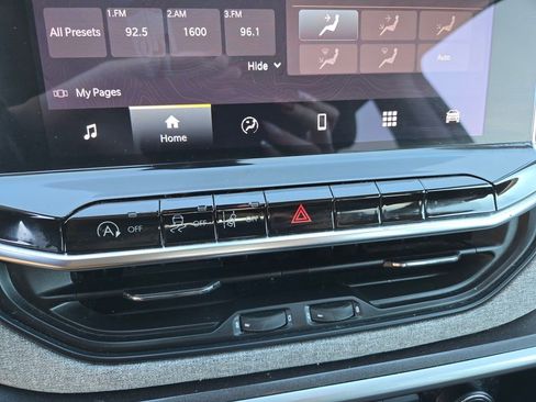 Used 2022 Jeep Compass Latitude w/ Sun and Sound Group image 17