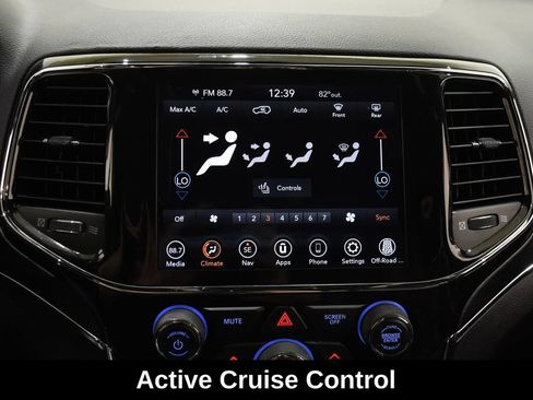 Used 2021 Jeep Grand Cherokee Limited AWD/4WD image 22