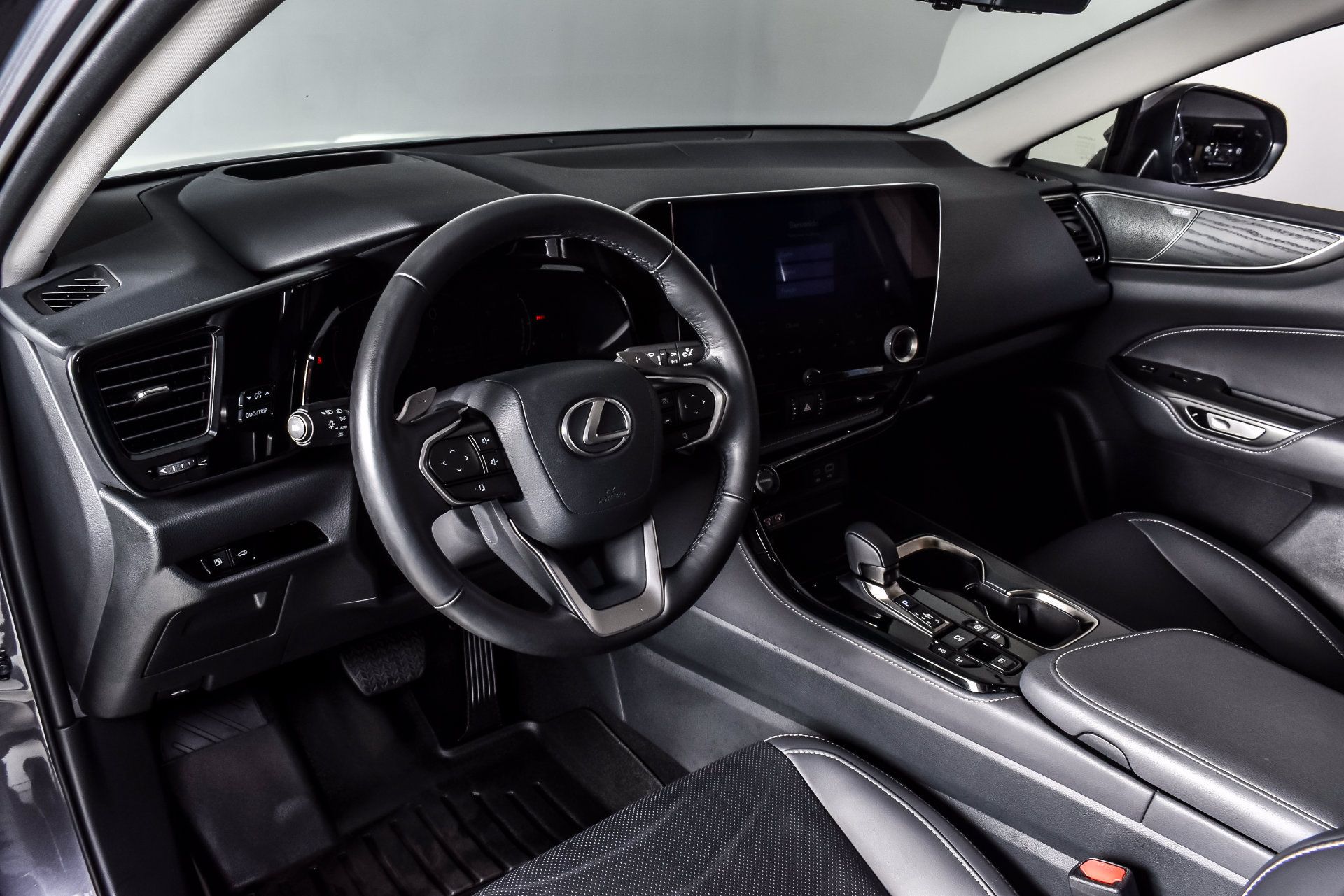 Used 2025 Lexus NX 450h+ AWD w/ Towing Package (2000 Lbs) image 15