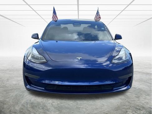 Used 2023 Tesla Model 3 Standard Range image 2