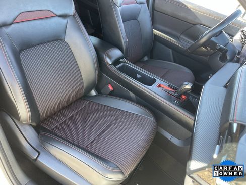 Certified 2025 Nissan Kicks SR image 11